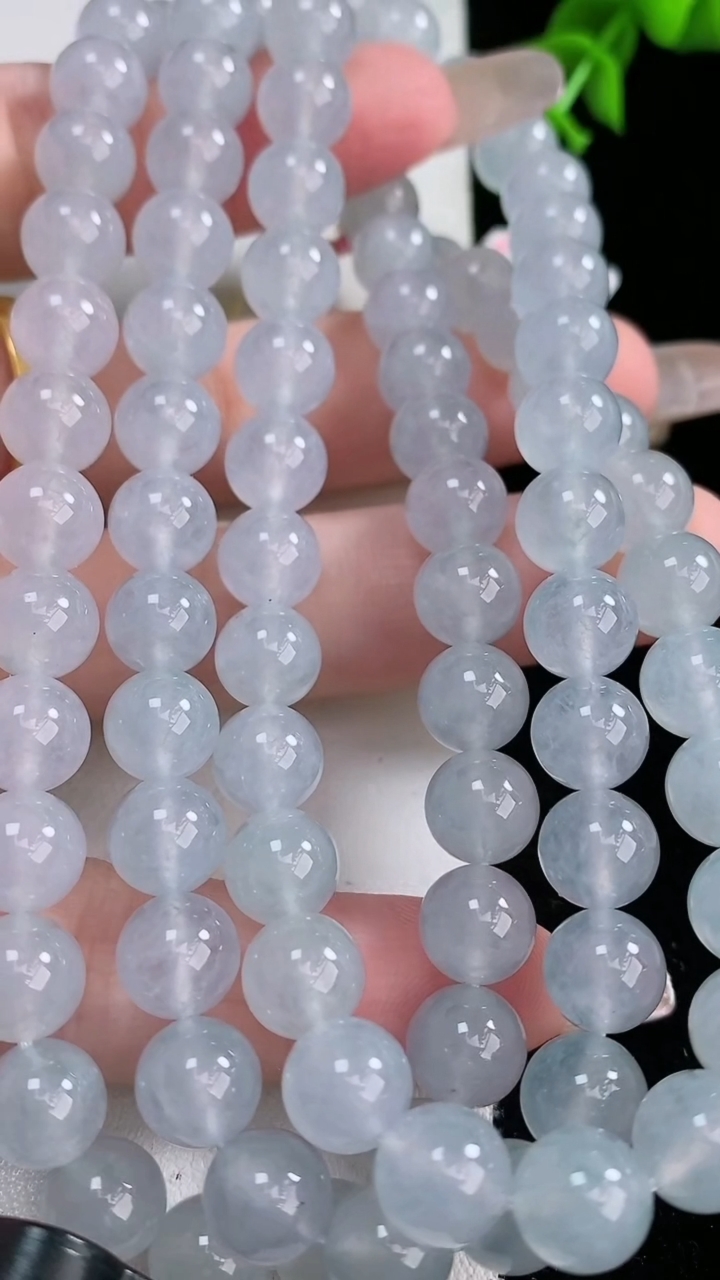 天然A货翡翠种紫罗兰圆珠项链，尺寸7.7-88颗，重量:79.56g3月6日
工厂直销收藏佳品,种好水足，色泽均匀，有种有色，上手高大气！