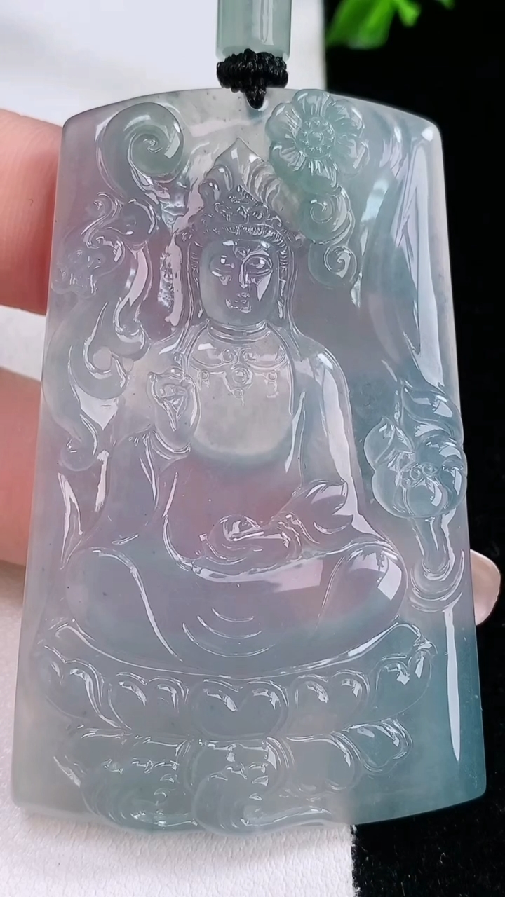 天然A货翡翠观音菩萨吊坠，尺寸60.3-38-4，重量:28.32g
3月6日