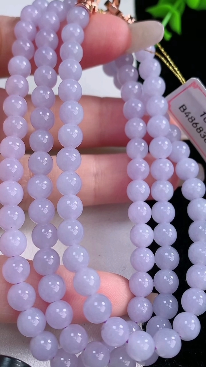 天然A货翡翠紫罗兰圆珠项链，尺寸5.7-108颗，重量:38.50g3月6日
工厂直销收藏佳品,种好水足，色泽均匀，有种有色，上手高大气！
