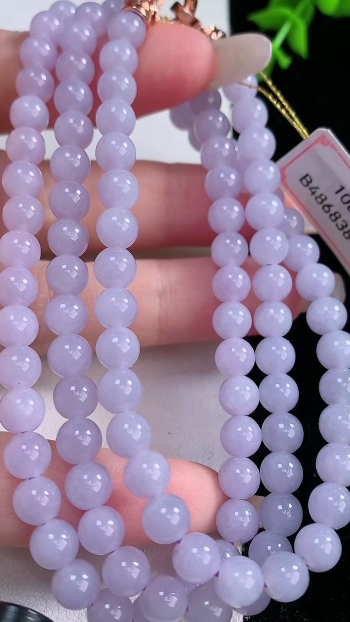 天然A货翡翠紫罗兰圆珠项链，尺寸5.7-108颗，重量:38.50g3月6日
工厂直销收藏佳品,种好水足，色泽均匀，有种有色，上手高大气！