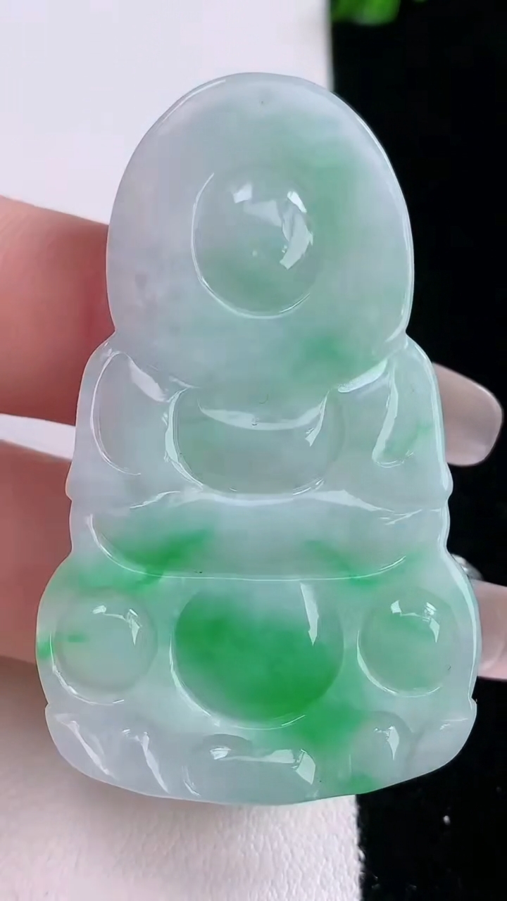 天然A货翡翠观音菩萨吊坠，尺寸51-31-5.3，重量:15.00g
3月6日