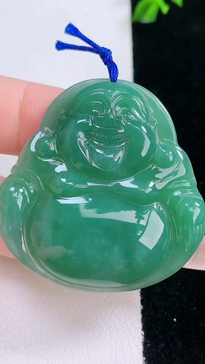 天然A货翡翠佛公吊坠，尺寸41-40-5.5，重量:15.62g
3月6日
