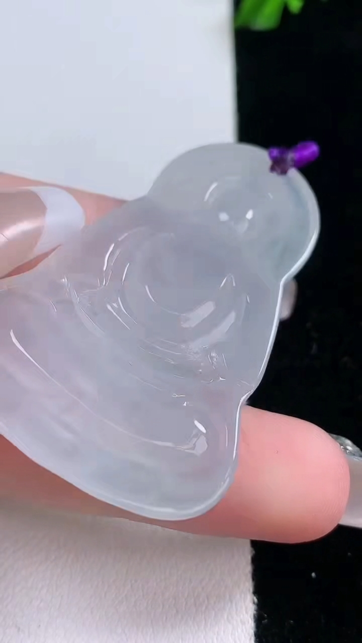 天然A货翡翠阿弥陀佛，尺寸47.3-32.2-4，重量:12.65g
3月6日