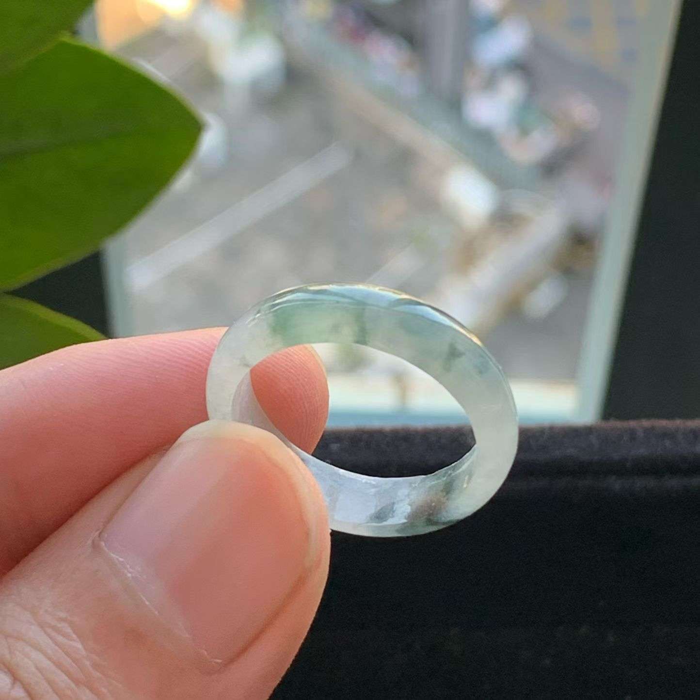 A货天然翡翠冰糯种飘花乌鸡戒指20号重量2.78
3月6日