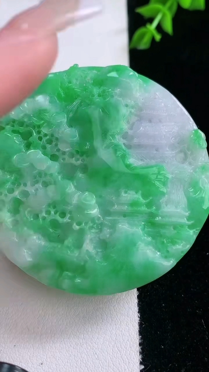 天然A货翡翠山水牌吊坠，尺寸53.7-6.2，重量:39.67g
3月6日