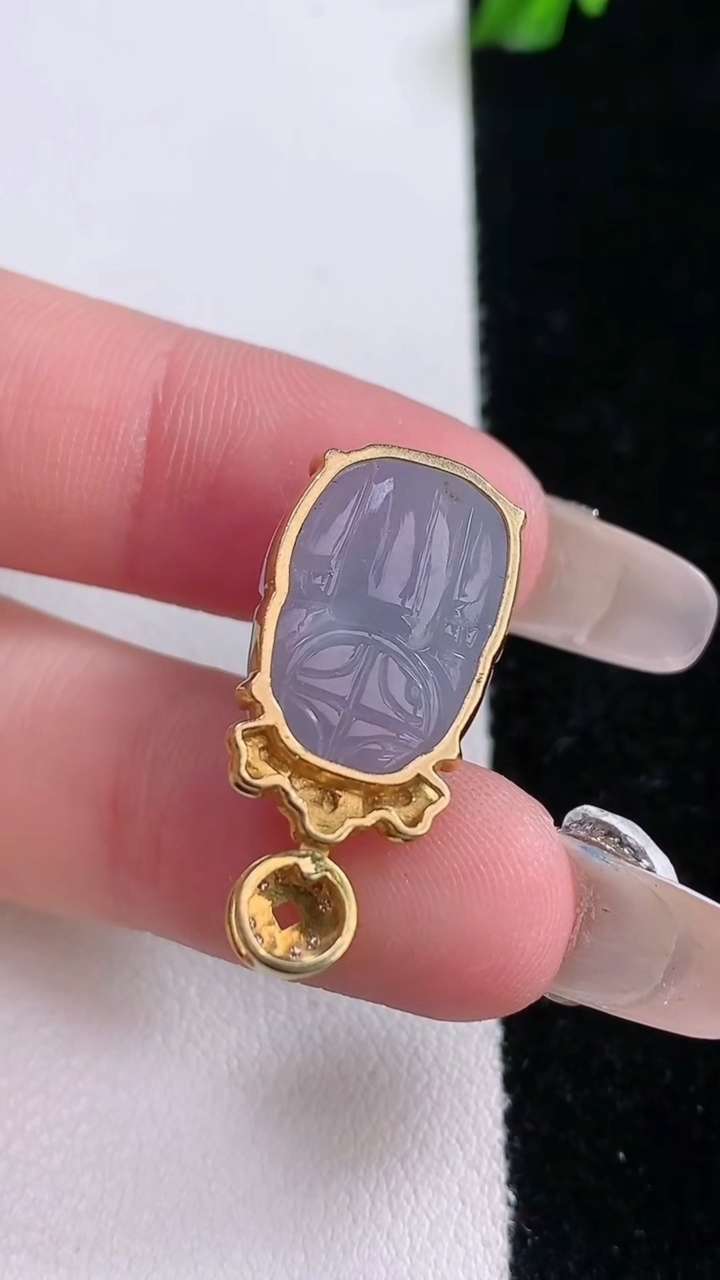 天然A货翡翠18K金紫罗兰貔貅吊坠，尺寸18-12.5-8.3，重量:8.08g
3月7日