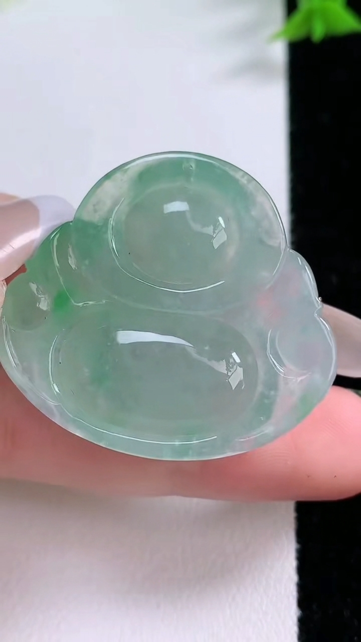 天然A货翡翠佛公吊坠，尺寸31.8-34.5-8，重量:14.21g
3月7日