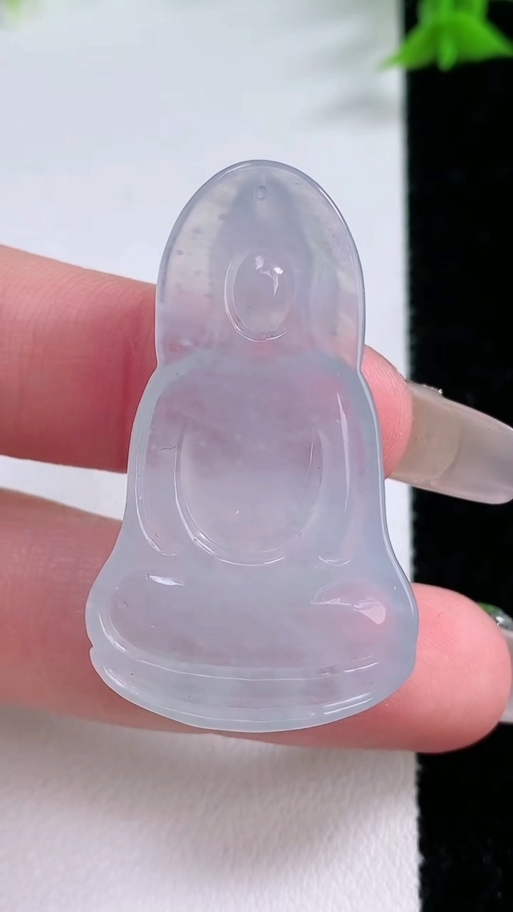 天然A货翡翠观音菩萨吊坠，尺寸41-24-5.7，重量:9.71g
3月7日