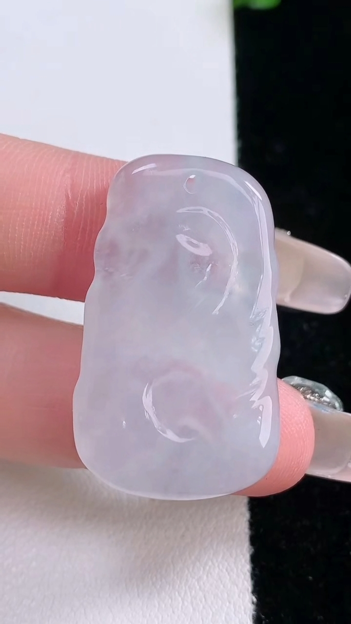 天然A货翡翠生肖羊吊坠，尺寸33.2-19.8-4.8，重量:7.89g
3月7日