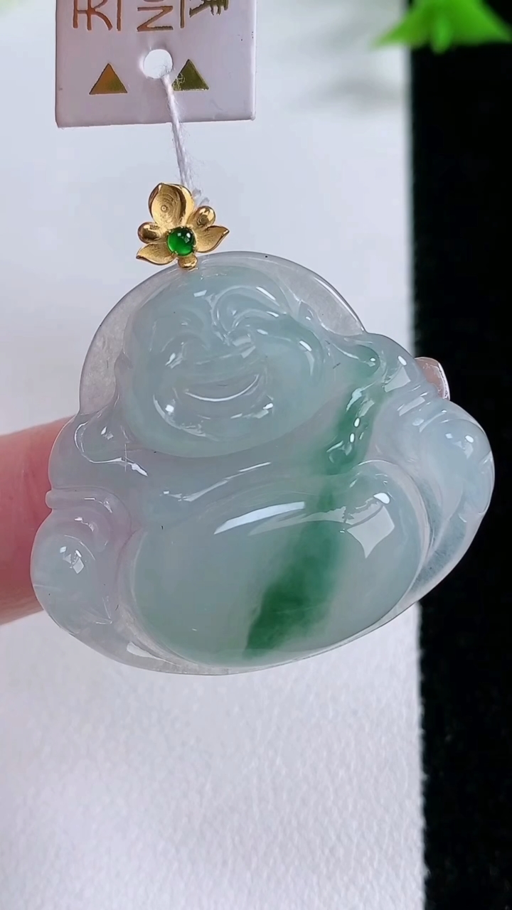 天然A货翡翠种飘花佛公吊坠，尺寸29-32.5-6.2，重量:8.36g
3月7日