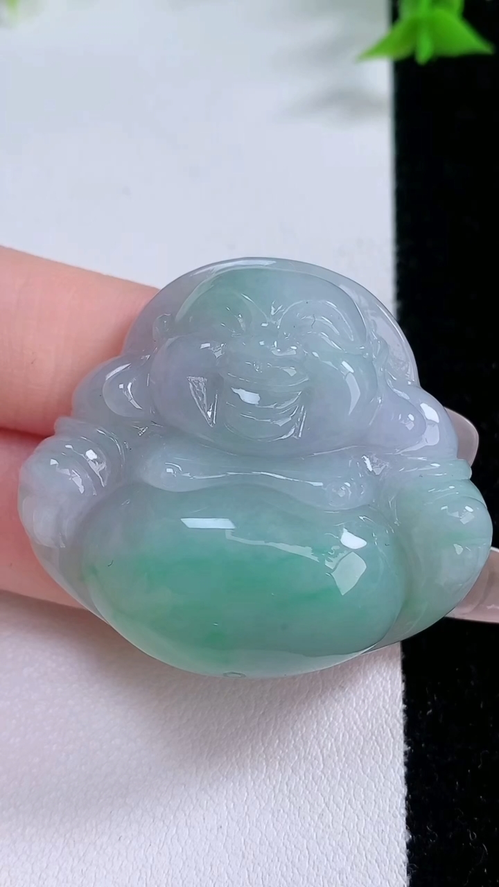 天然A货翡翠佛公吊坠，尺寸37-41-10.8，重量:26.62g
3月7日