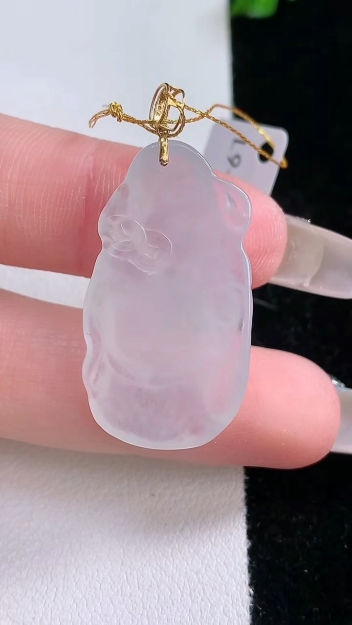 天然A货翡翠种白冰财神爷吊坠，尺寸31.2-17.2-4.7，重量:5.15g
3月7日