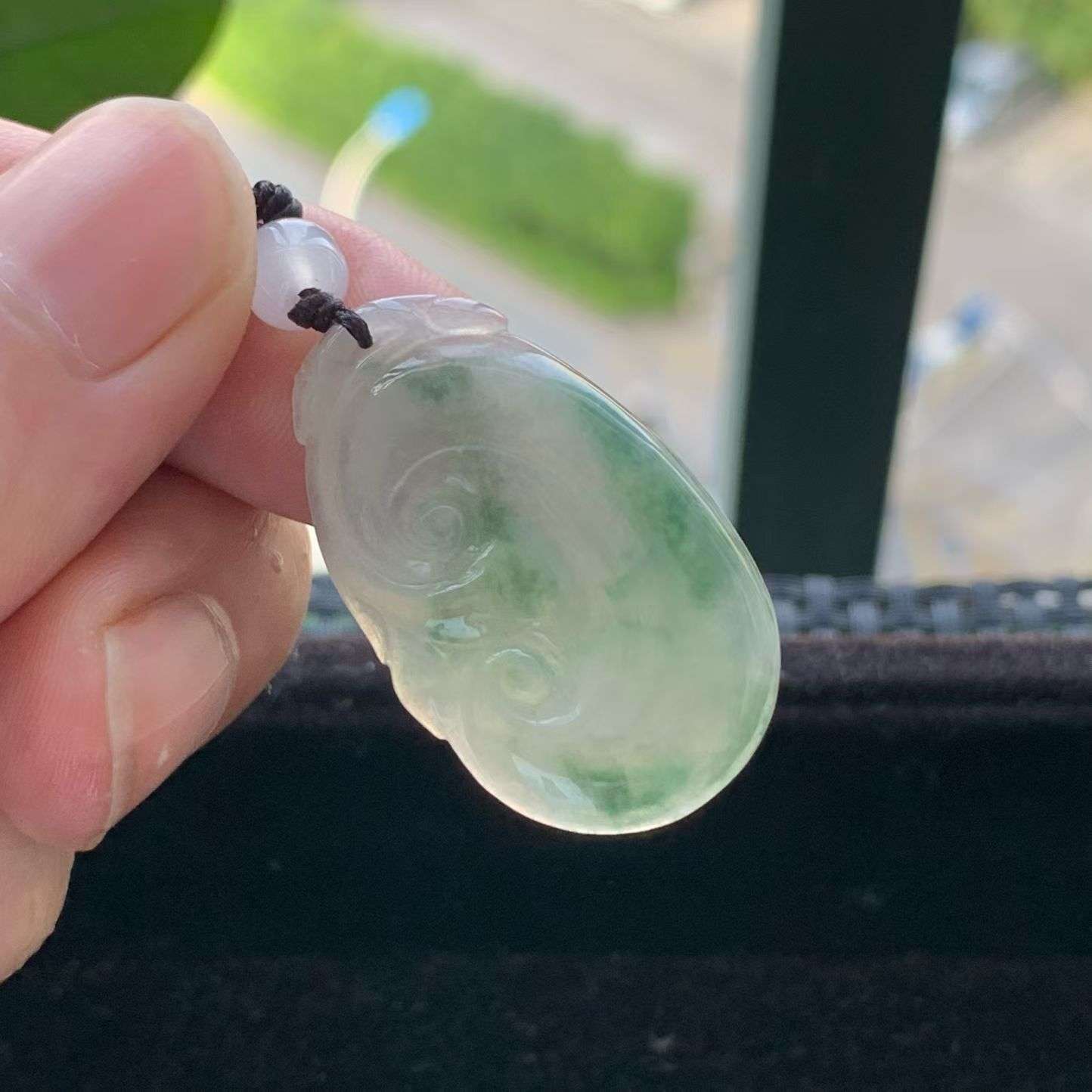 A货天然翡翠冰糯种飘花如意吊坠重量4.47
3月7日