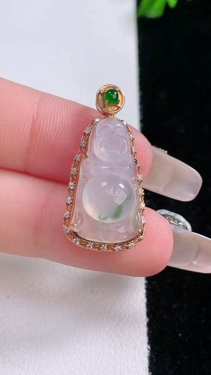 天然A货翡翠种飘花站佛 佛公吊坠，尺寸27.5-13.7-7.8，裸石20.7-11.8重量:2.6