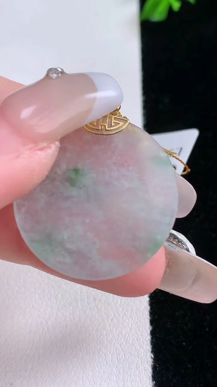 天然A货翡翠无事牌吊坠，尺寸25.7-2，重量:4.47g
3月7日