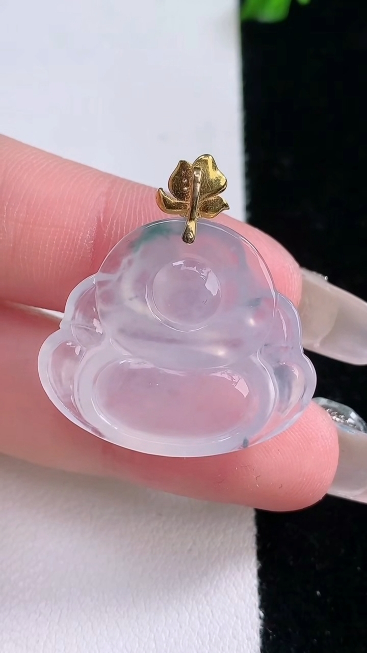 天然A货翡翠种飘花佛公吊坠，尺寸23.4-37-5.6，重量:6.18g
3月7日