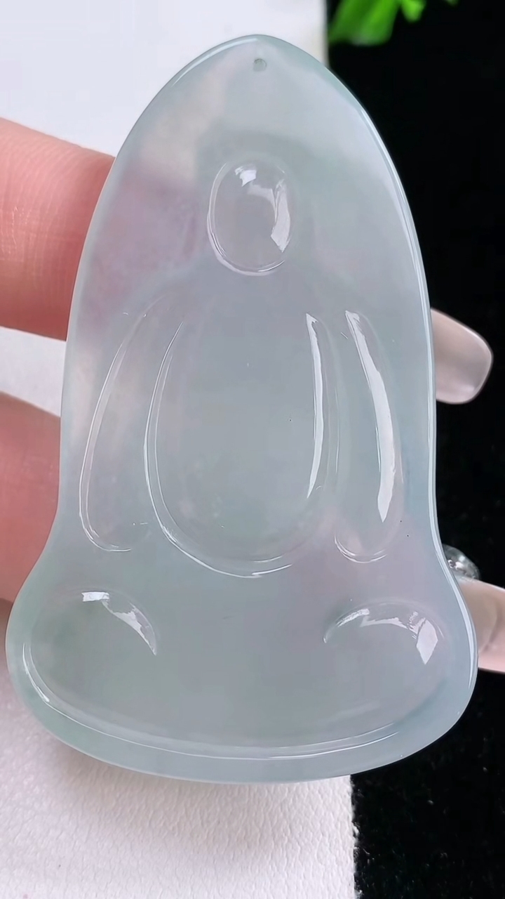 天然A货翡翠观音菩萨吊坠，尺寸57.2-35.7-5.5，重量:21.83g
3月7日