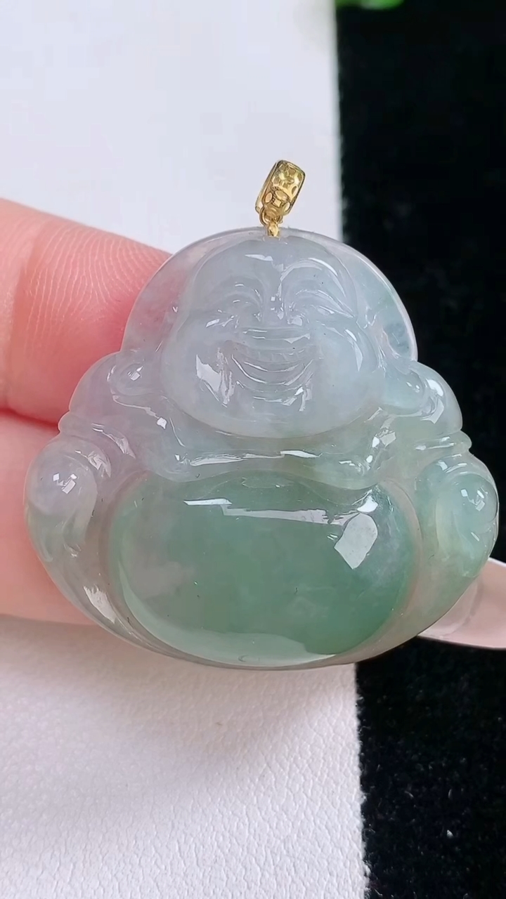 天然A货翡翠佛公吊坠，尺寸32-33.6-6.5，重量:10.46g
3月7日