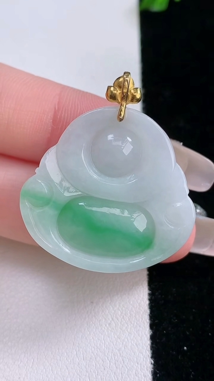 天然A货翡翠佛公吊坠，尺寸28.4-30-7.2，重量:9.96g
3月7日