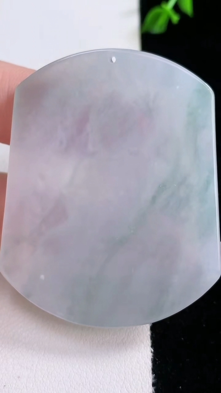 天然A货翡翠阿弥陀佛吊坠，尺寸53.3-42-5，重量:30.00g
3月7日