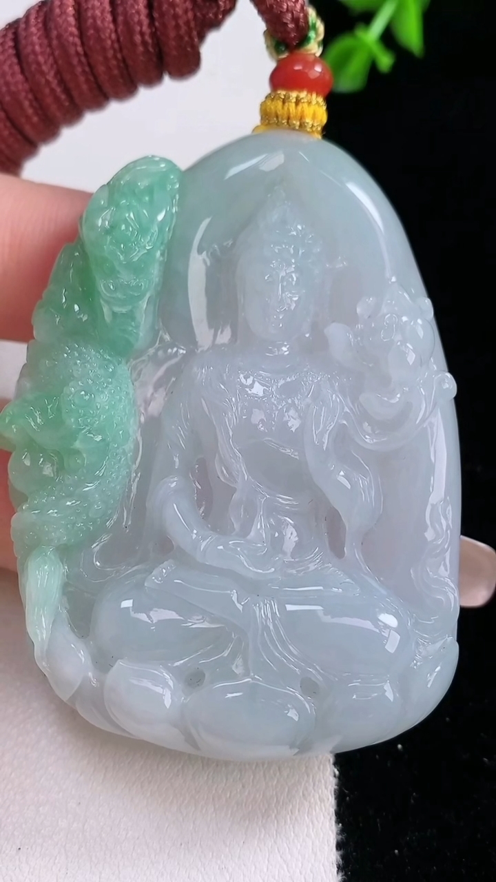 天然A货翡翠祥龙大势至菩萨吊坠，尺寸56.5-40.5-11，重量:57.41g
3月7日