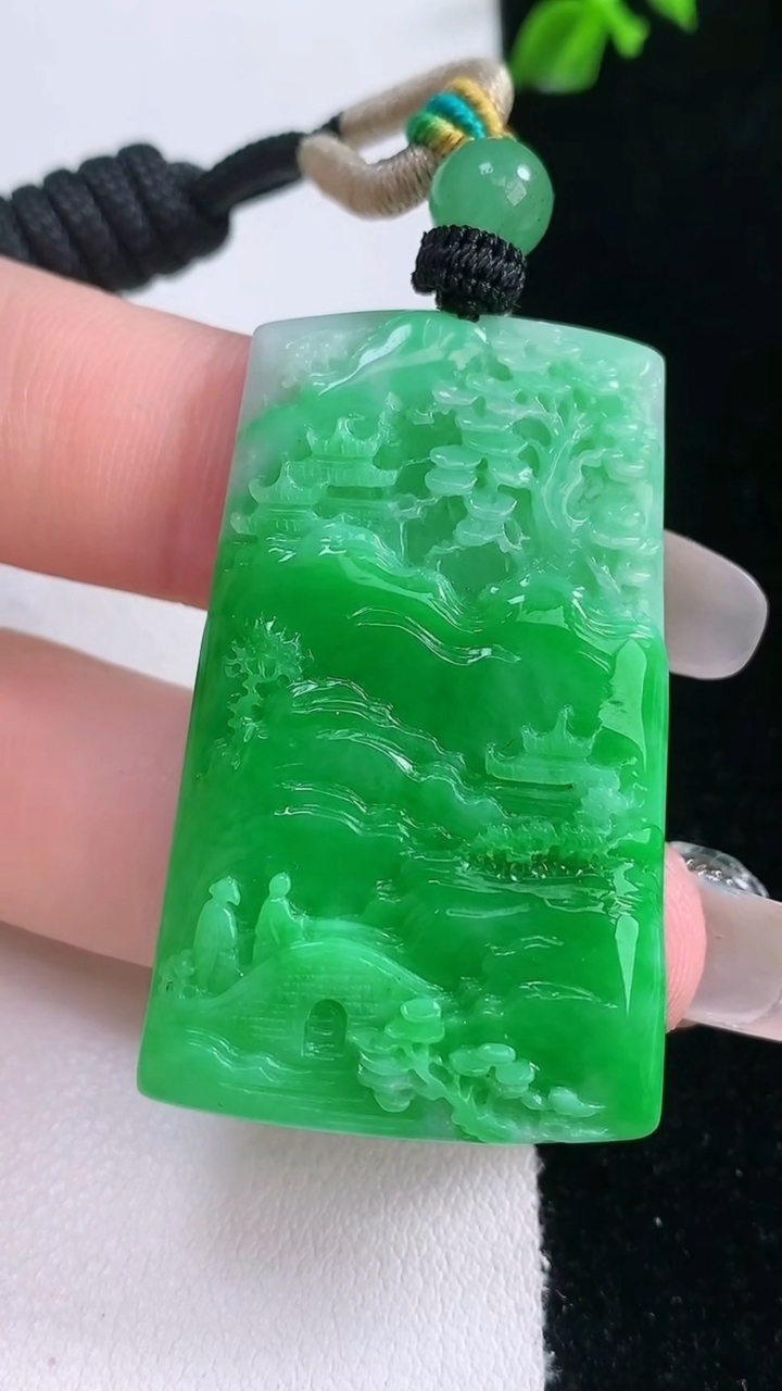 天然A货翡翠山水牌吊坠，尺寸42.7-26-5.3，重量:17.71g
3月7日
