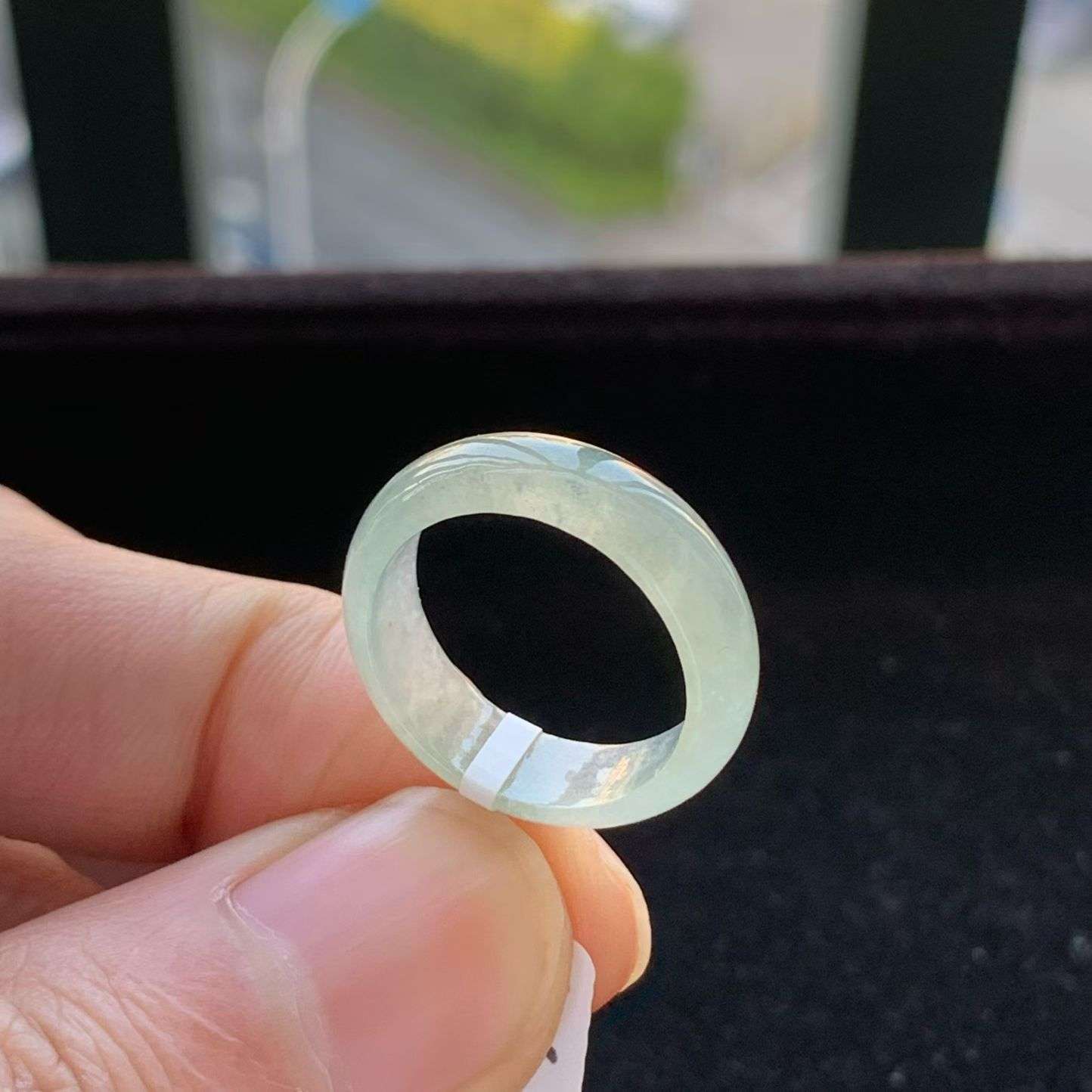 A货天然翡翠冰糯种底色戒指14号重量2.64
3月7日