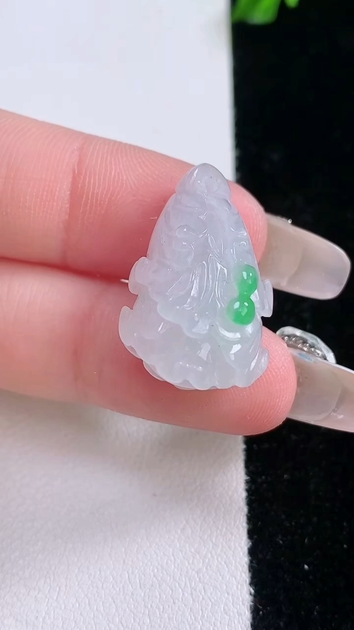 天然A货翡翠白菜吊坠，尺寸24-14-10.6，重量:5.75g
3月7日