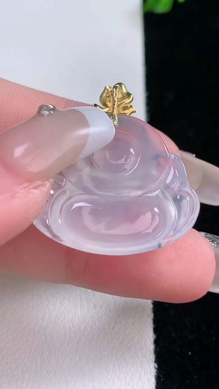 天然A货翡翠种飘花佛公吊坠，尺寸23.4-37-5.6，重量:6.18g
3月7日