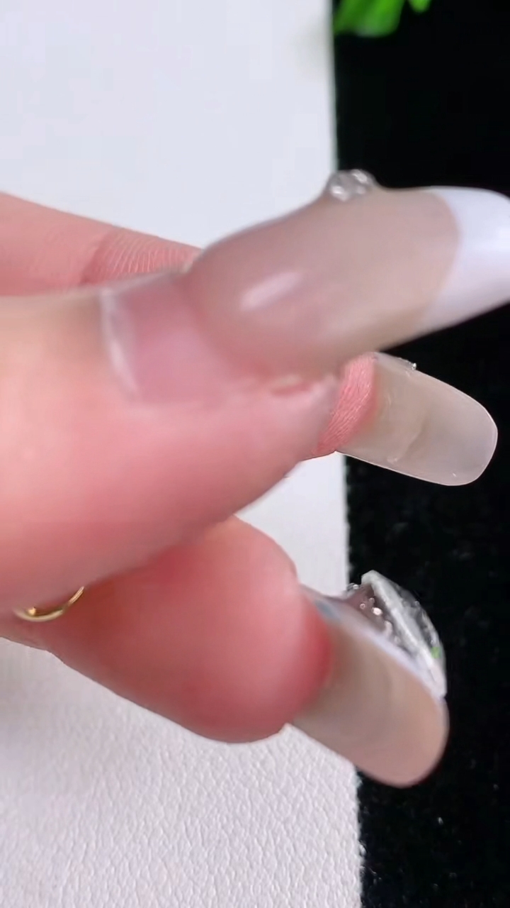 天然A货翡翠18K金紫罗兰貔貅吊坠，尺寸18-12.5-8.3，重量:8.08g
3月7日