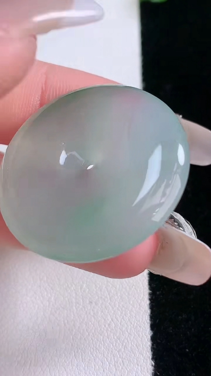 天然A货翡翠平安扣吊坠，尺寸31-5.8，重量:12.48g
3月7日