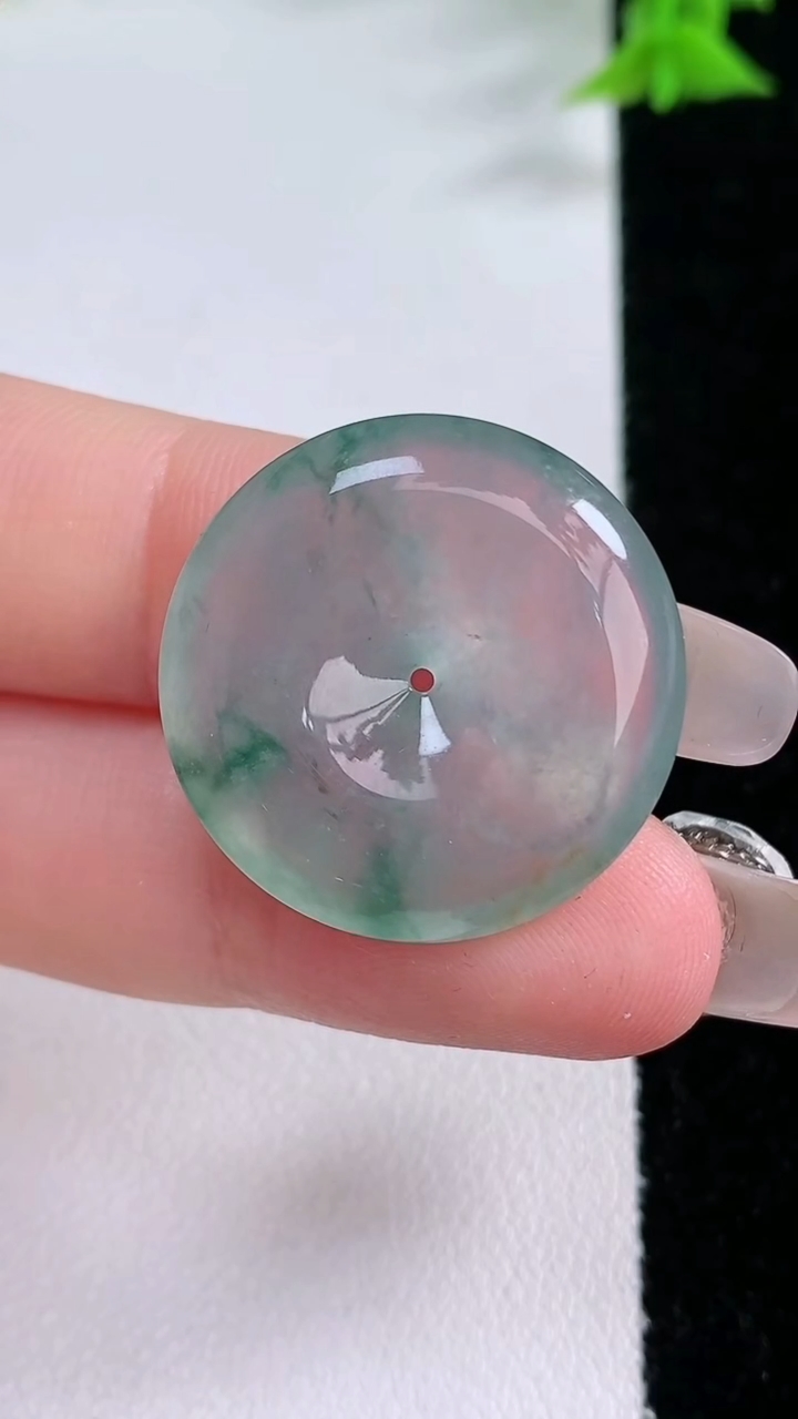 天然A货翡翠冰种飘花平安扣吊坠，尺寸24.4-5，重量:6.19g
3月7日