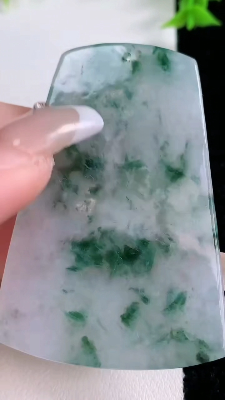 天然A货翡翠冰种飘花文殊菩萨吊坠，尺寸60.8-40.2-6，重量:30.58g
3月7日