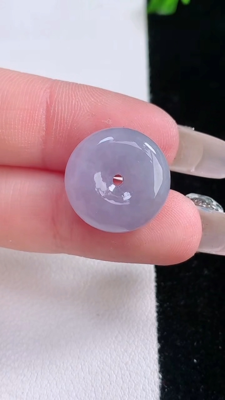 天然A货翡翠紫罗兰路路通吊坠，尺寸16-7.2，重量:4.76g
3月7日