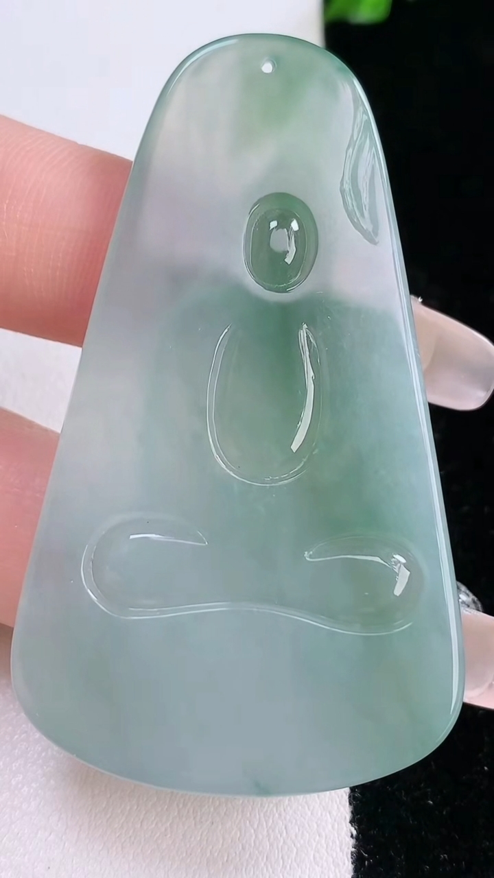 天然A货翡翠大日如来吊坠，尺寸56.8-33.2-5，重量:19.45g
3月7日