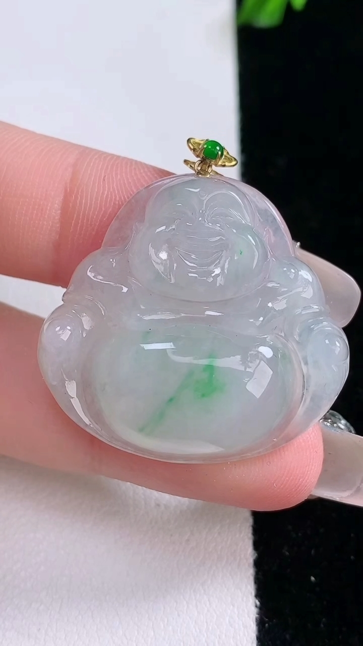 天然A货翡翠佛公吊坠，尺寸29.5-31.8-8.6，重量:8.43g
3月7日