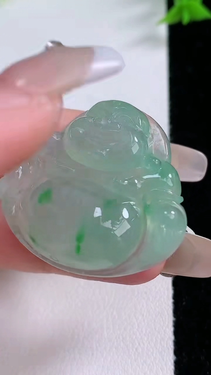 天然A货翡翠佛公吊坠，尺寸31.8-34.5-8，重量:14.21g
3月7日