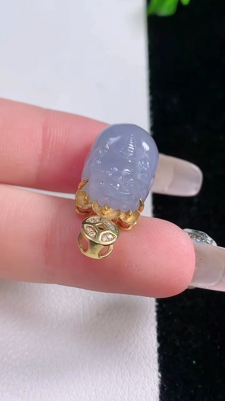 天然A货翡翠18K金紫罗兰貔貅吊坠，尺寸18-12.5-8.3，重量:8.08g
3月7日