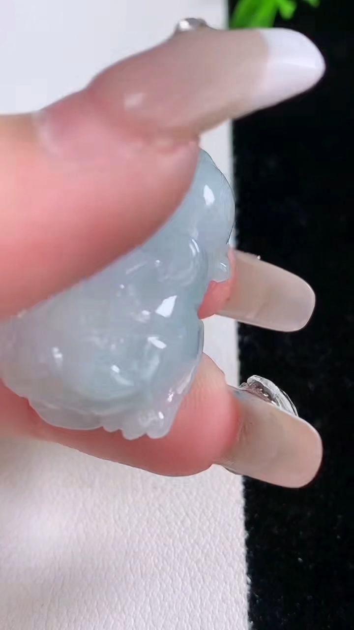 天然A货翡翠紫罗兰霸王貔貅吊坠，尺寸32.8-19.2-11.3，重量:16.71g
3月7日