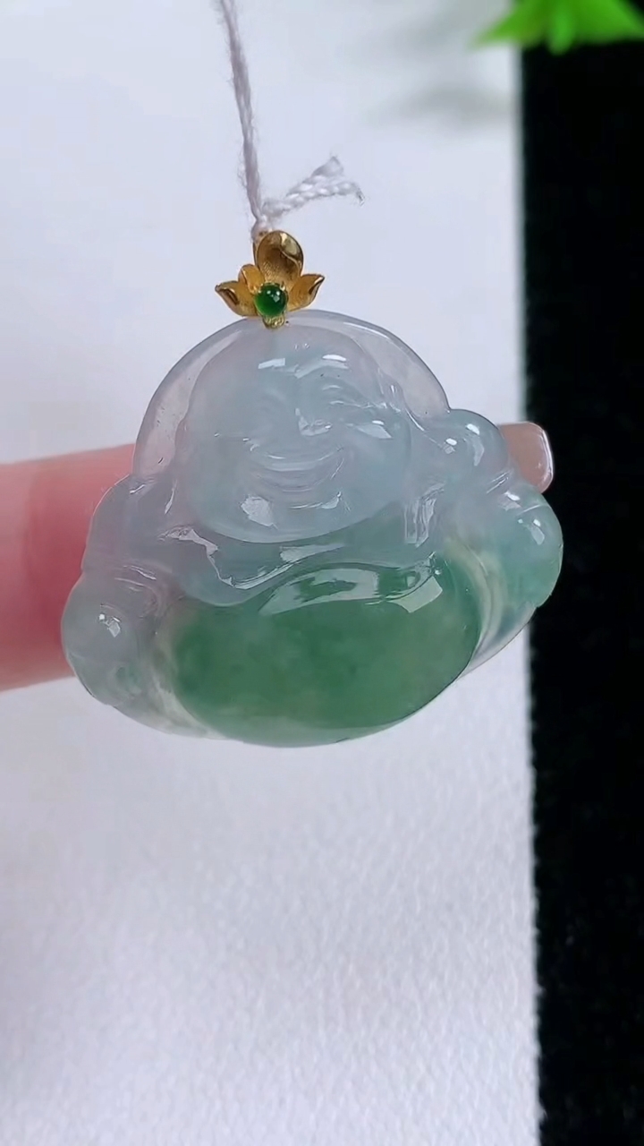天然A货翡翠佛公吊坠，尺寸26-29-5.6，重量:6.21g
3月7日