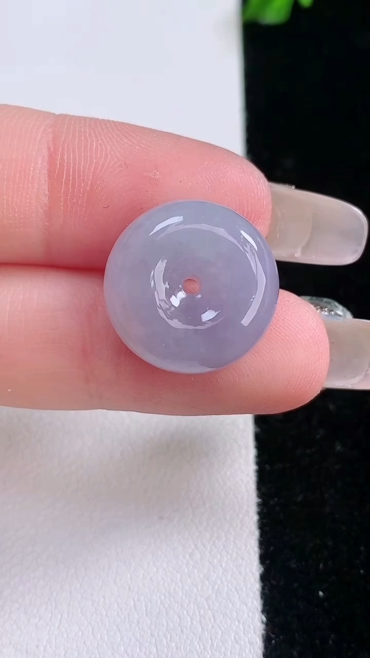 天然A货翡翠紫罗兰路路通吊坠，尺寸16-7.2，重量:4.76g
3月7日