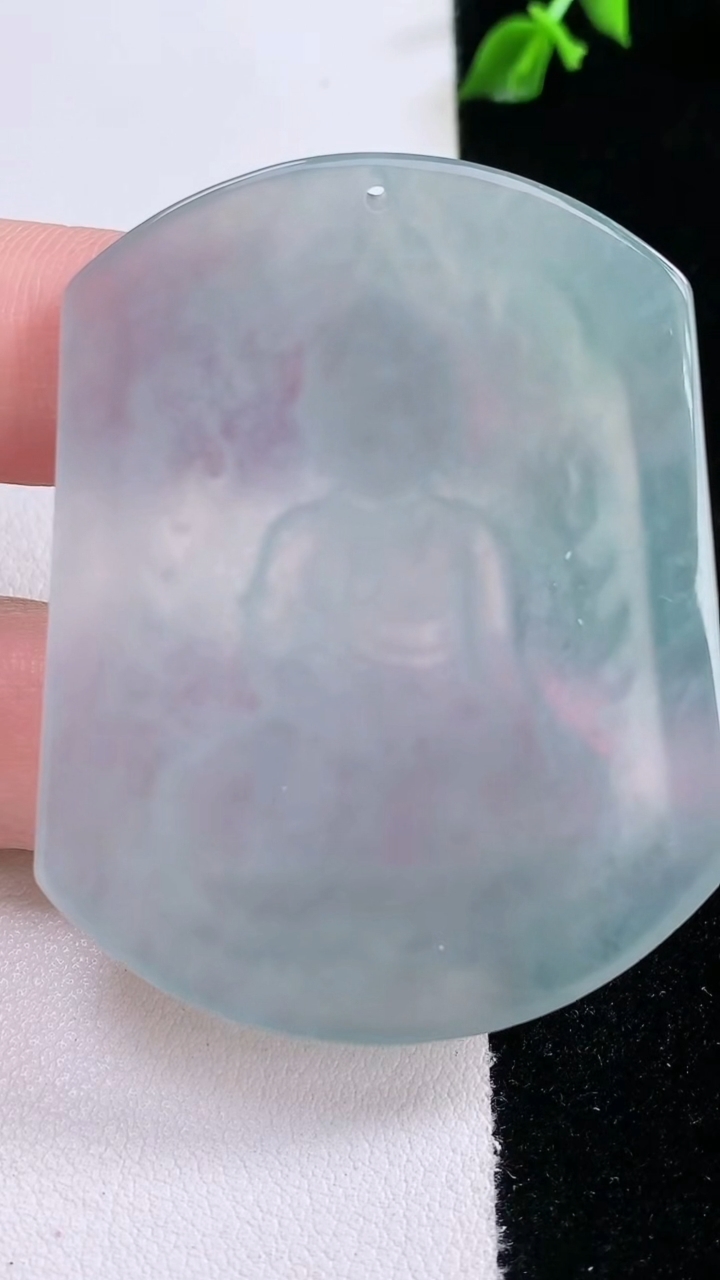 天然A货翡翠阿弥陀佛吊坠，尺寸52-41.5-5，重量:26.03g
3月7日