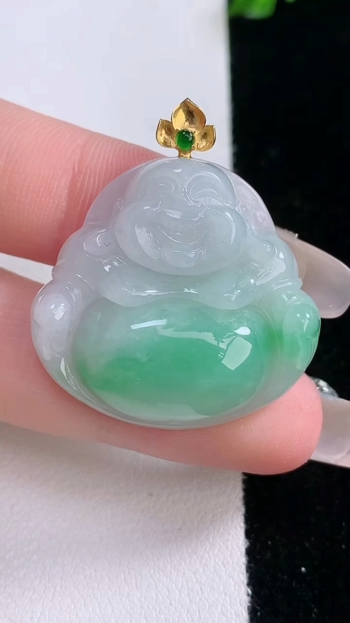 天然A货翡翠佛公吊坠，尺寸28.4-30-7.2，重量:9.96g
3月7日