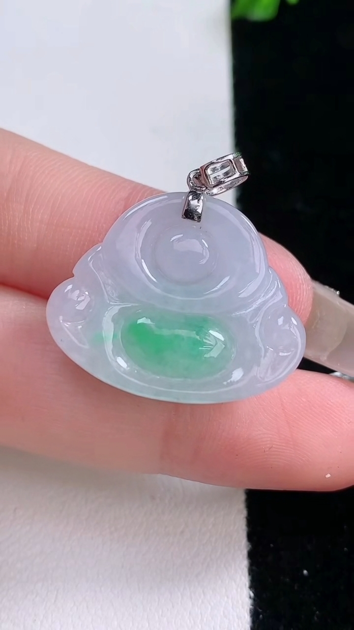 天然A货翡翠佛公吊坠，尺寸20-25.2-8.3，重量:7.21g
3月7日