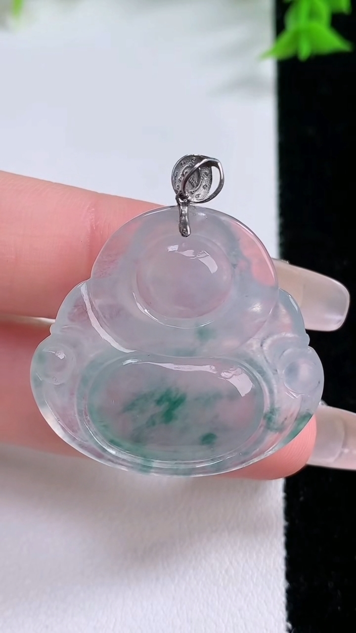 天然A货翡翠种飘花佛公吊坠，尺寸30.7-32.2-5.8，重量:9.33g
3月7日