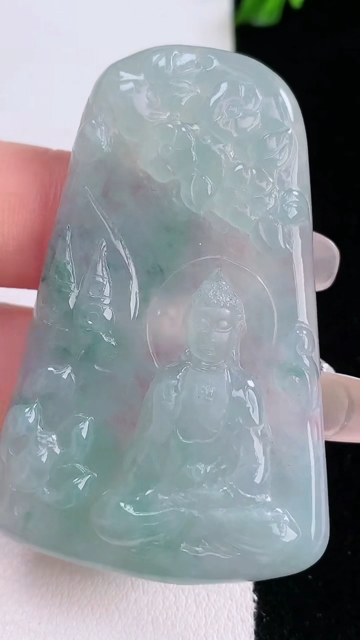 天然A货翡翠飘花阿弥陀佛吊坠，尺寸54.6-33-5.2，重量:20.08g
3月7日
