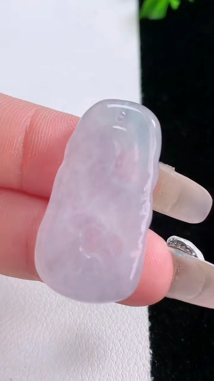 天然A货翡翠生肖羊吊坠，尺寸32-15.8-4.3，重量:6.70g
3月7日