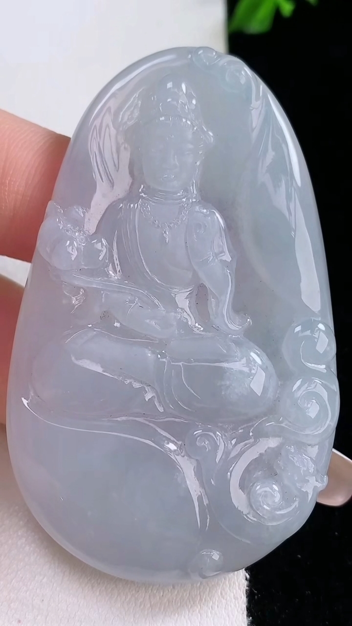 天然A货翡翠紫罗兰大势至菩萨吊坠，尺寸61.4-37.6-5.3，重量:29.38g
3月7日