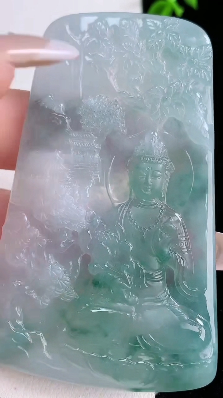 天然A货翡翠飘花山水大势至菩萨吊坠，尺寸67.3-40.8-5.5，重量:36.41g
3月7日