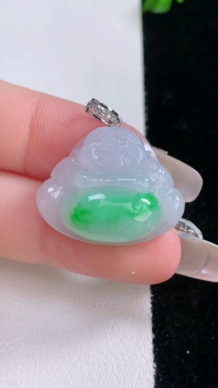 天然A货翡翠佛公吊坠，尺寸20-25.2-8.3，重量:7.21g
3月7日